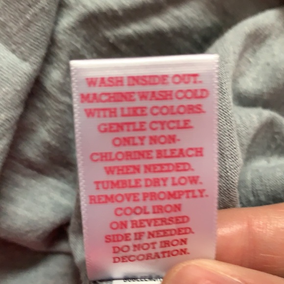 SO Girls Grey tshirt emoji blowing bubble T-shirt size 14 - Picture 5 of 5